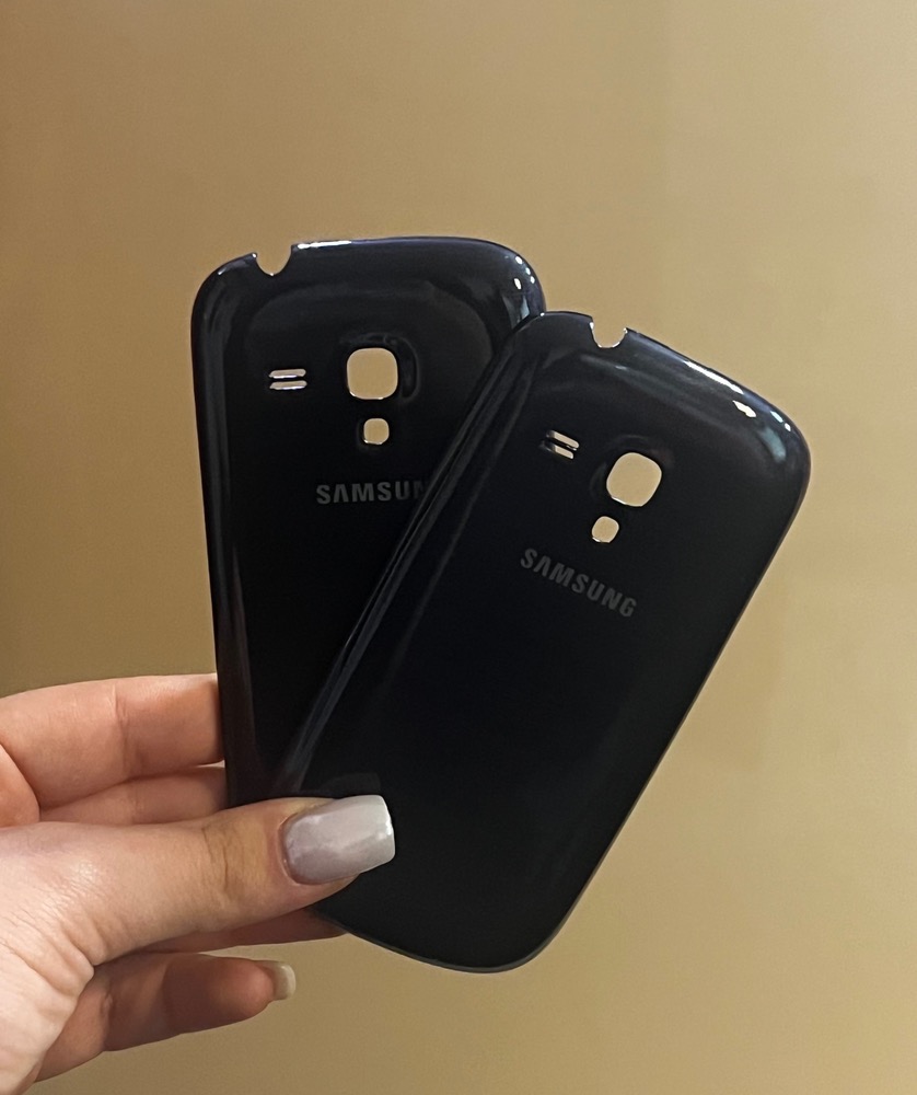 در پشت سامسونگ S3 MINI